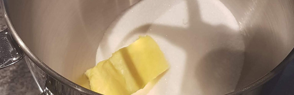 Kitchen mixer with butter and sugar